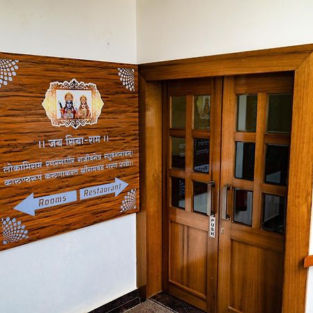 Hotel Amritara Ramila Kutir Ayodhya Exterior foto